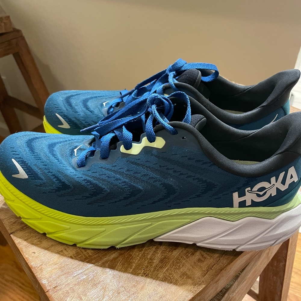 HOKA - Arahi 6 - Picture 3 of 12